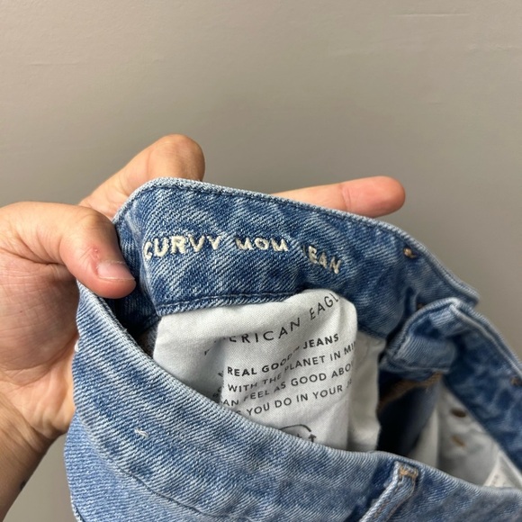 American Eagle Ripped Curvy Mom Jeans - Picture 3 of 4